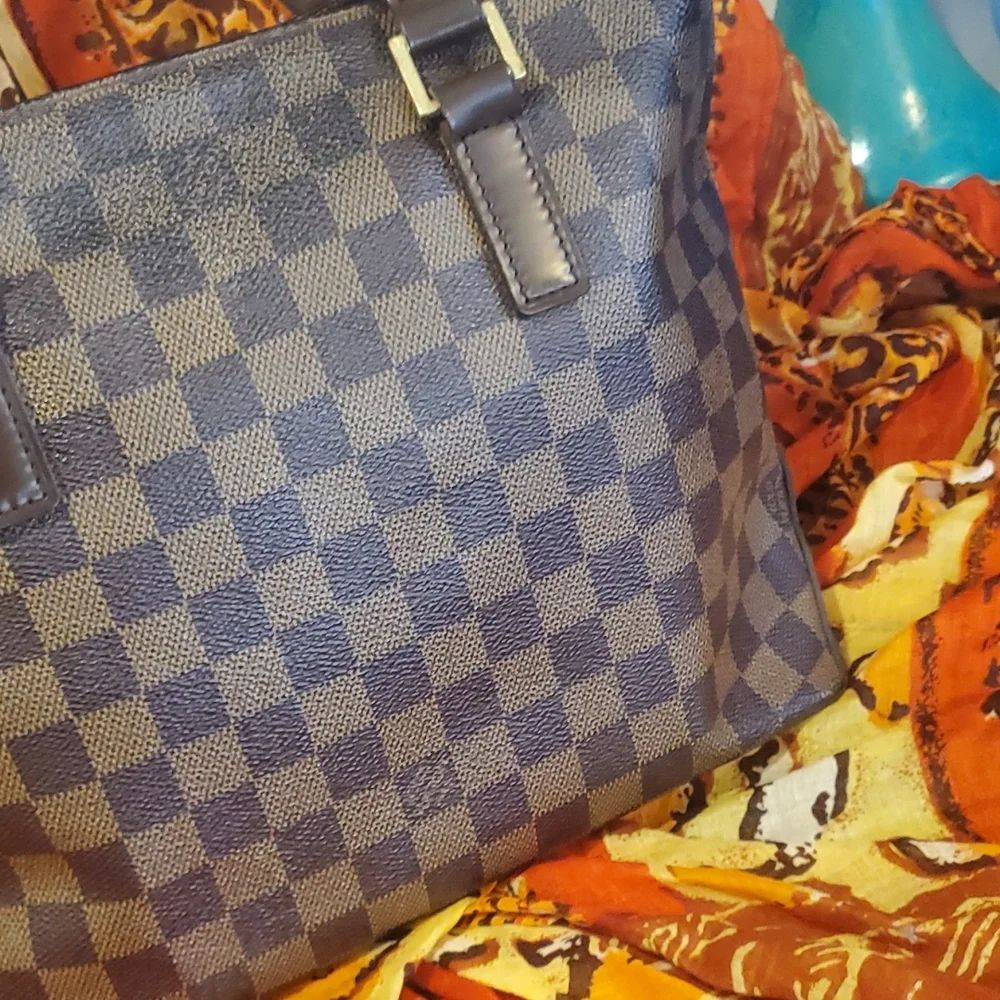 Louis Vuitton Bag with COA - Picture 6 of 16